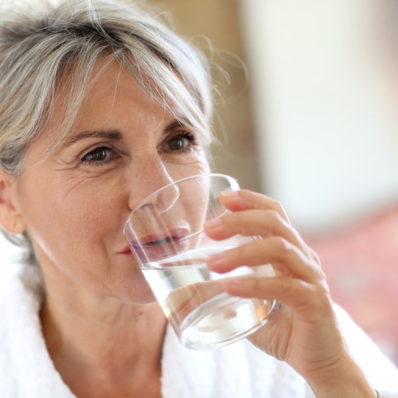Warum ist Trinkwasser in fortgeschrittenem Alter wichtig?