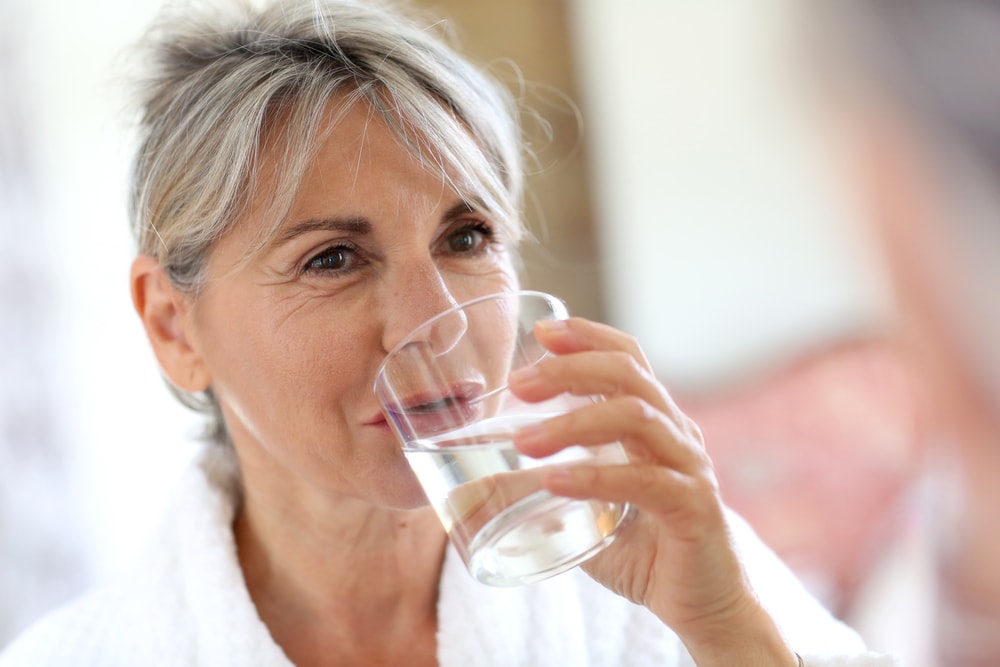 Warum ist Trinkwasser in fortgeschrittenem Alter wichtig?